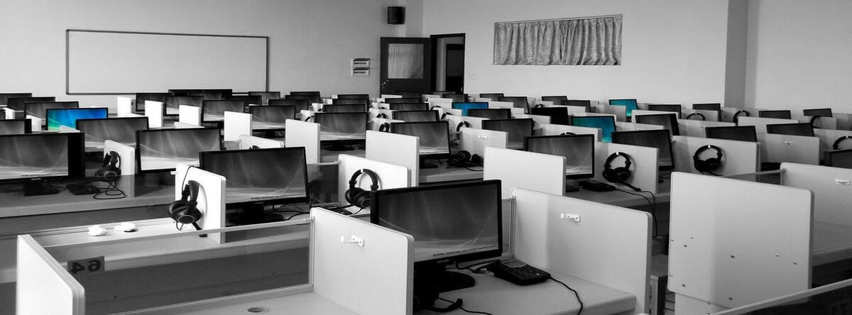 Enterprise VoIP Telephony and Call Center Operations Floor
